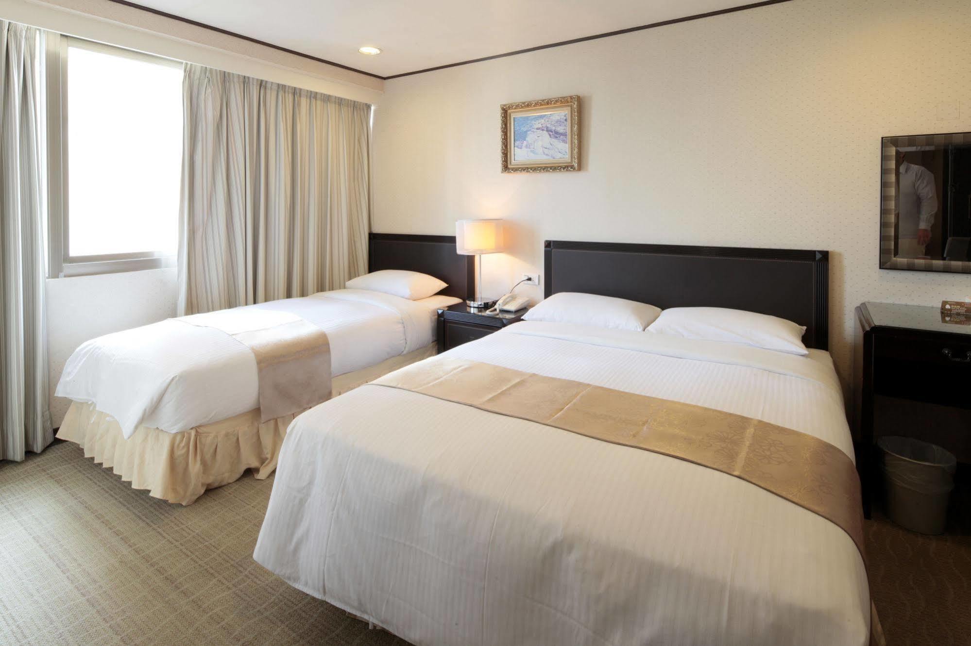 Lincoln Hotel Tainan Dış mekan fotoğraf